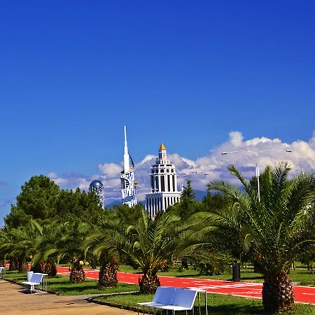 Viva Blue Batumi 아파트 호텔 외부 사진