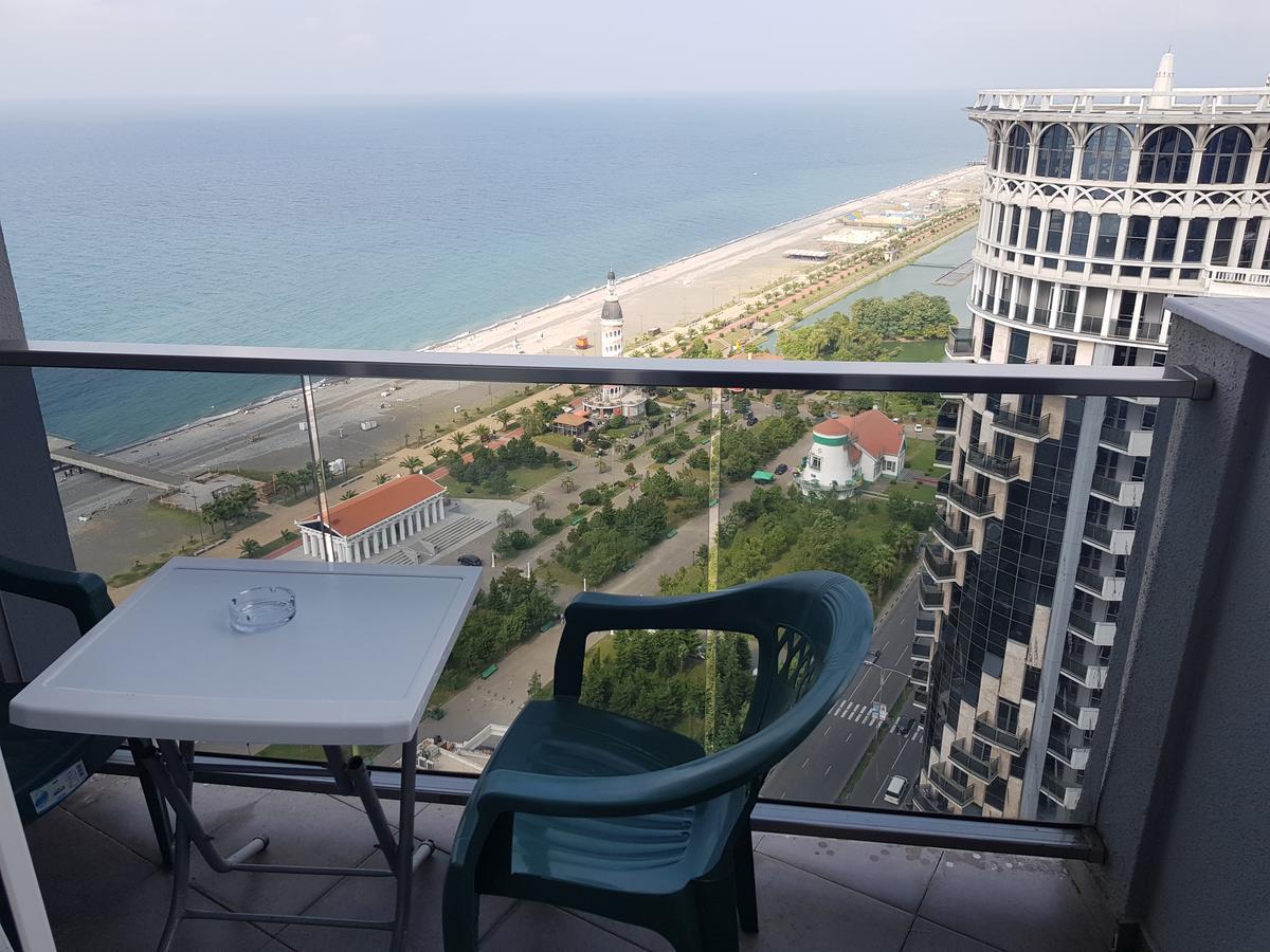 Viva Blue Batumi 아파트 호텔 외부 사진