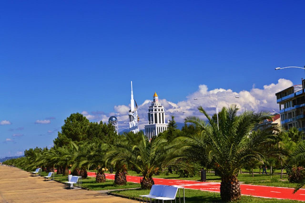 Viva Blue Batumi 아파트 호텔 외부 사진